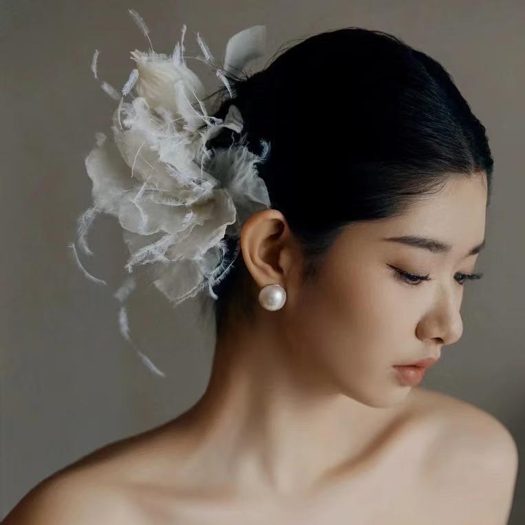 髪飾り 花嫁 ヘッドドレス ブライダル ヘアアクセサリー 花 羽 ロマンチック 上品 エレガント フォーマ..