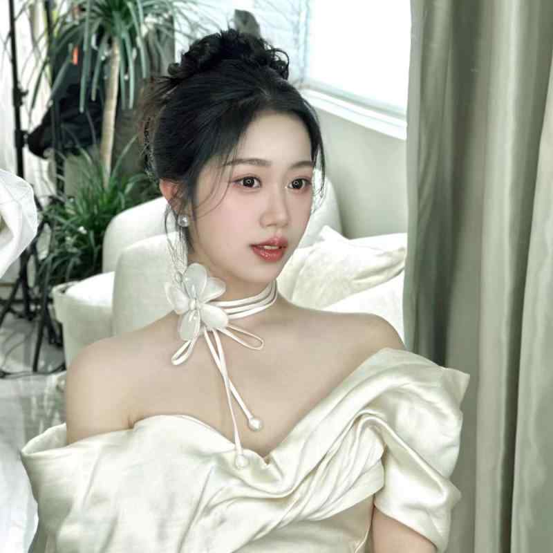 ネックレス ウェディング ブライダル 布製 花 フラワーモチーフ 個性的な チョーカー エレガント 上品 ..