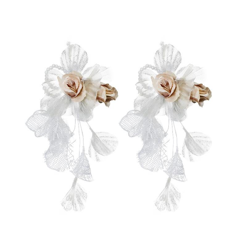 イヤリング レディース 女性用 ブライダル ウェディング 結婚式 披露宴 二次会 パーティー フォト撮影 前撮り 大ぶり 華やか 薔薇 ローズ 花 レース フラワーモチーフ 個性的 エレガント 上品 大人可愛い 耳飾り