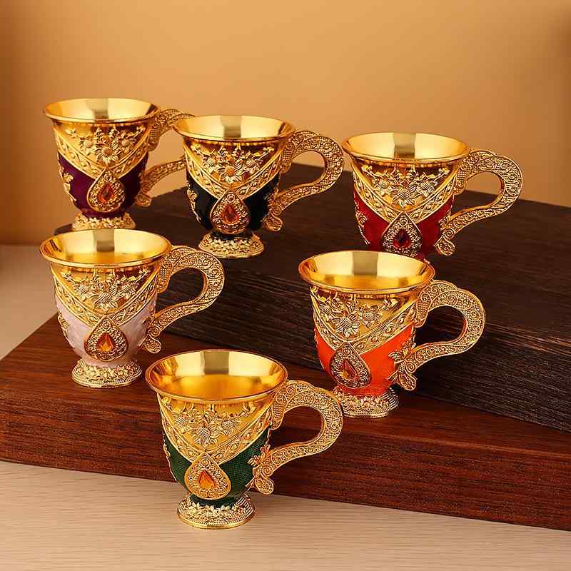 グラス ヨーロピアン調 金属製 ショットグラス 家庭用 高級感 レトロ ライトラグジュアリー ミニカップ 烈酒 スピリッツ お猪口 普段使い