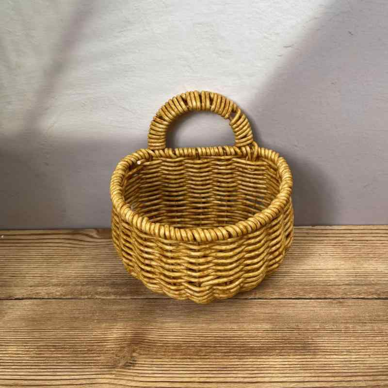 収納かご 壁掛け 吊り下げ ラタン調 編み込み キッチン 台所 野菜ストッカー 生姜 にんにく 玉ねぎ フ..