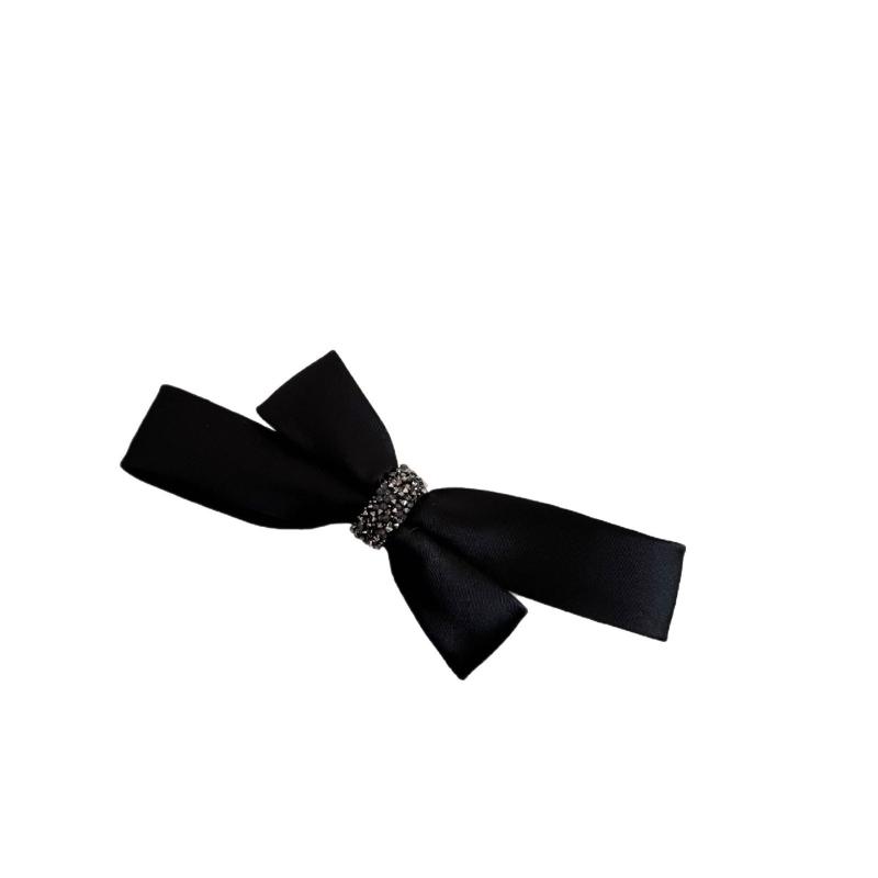 ヘアクリップ レディース 上品 大人可愛い ラインストーン サテン 立体 アシンメトリー リボン 蝶結び ..