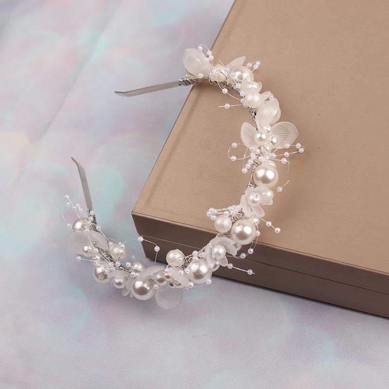 ヘアアクセサリー 女の子 ヘッドバンド 花冠 白 ピンク 青 花 パール 手作り 柔らかいチェーン 結婚式 パーティー 韓国 子供用 かわいい 装飾 秋冬