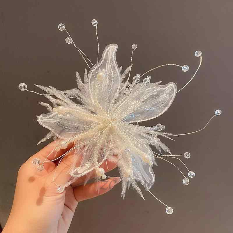レディース ヘアクリップ 白 レース 花 羽毛 手作り サイドクリップ 結婚式 ブライダル アクセサリー 春 かわいい 清新 甘美 韓風 ヘア飾り 軽量 繊細