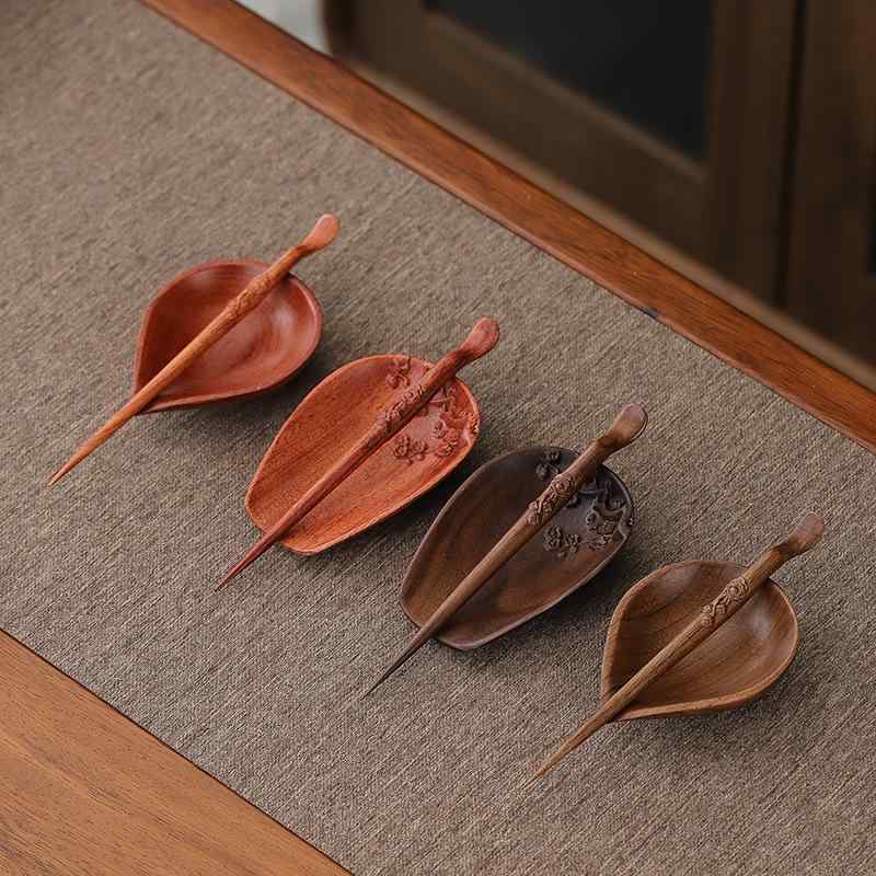 茶匙 実木 ウォールナット材 手彫り 梅花 浮き彫り 2点セット 茶道 茶具 木製 手工芸 伝統工芸 茶葉 鑑..