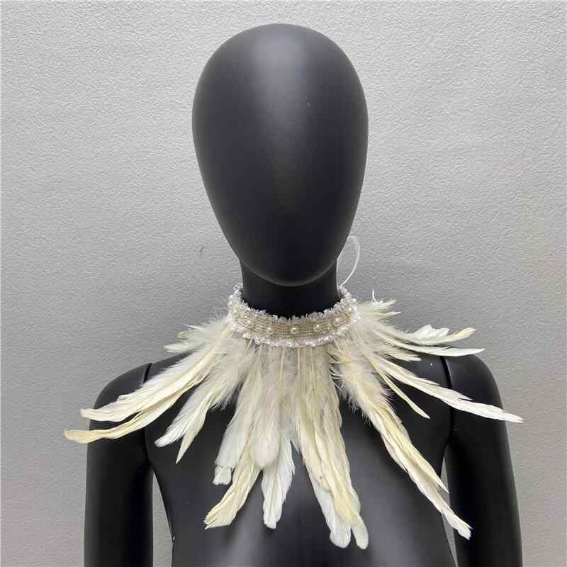 マフラー 羽毛 ゴシック クリスマス ハロウィン 仮装パーティー コスプレ スカーフ ストール ふわふわ おしゃれ 華やか 首飾り 小物 軽やか 暖かい 多彩