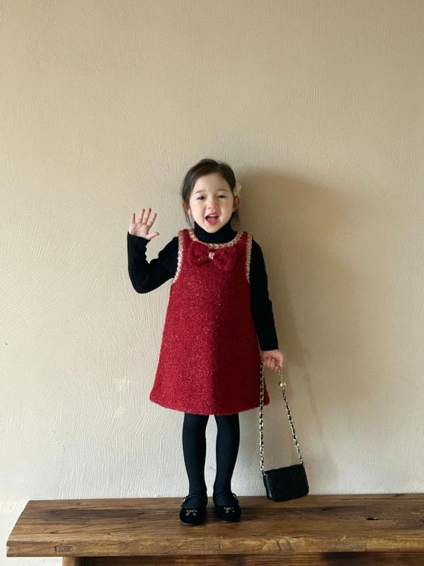 女の子 冬 プリンセス ワンピース 無袖 ふんわり ニット 綿入り パール 縁取り 黒 柔らかい ポリエステ..