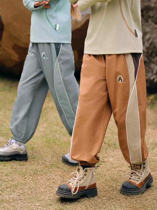 ロングパンツ キッズ 男の子 女の子 配色 束脚 ゆったり カジュアル スポーツ 綿 ナイロン 混紡 中腰 ..