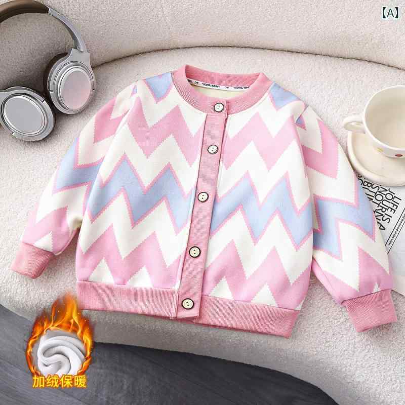 ・カテゴリ: 子供毛衣・スタイル: 韓版・対象: 男女共用・主な素材: 綿58%・袖丈: 長袖・ネックライン: Vネック・閉じ方: 単排ボタン・柄: 無地・要素: 可愛い、キャンディ・厚み: 普通・糸の太さ: 細い・加工: 柔らかい・カラー展開: ピンク格子、赤小花、格子小熊、茶色ストライプ、紫ハート、ピンクチェリー・サイズ展開: 80、90、100、110、120、130、140