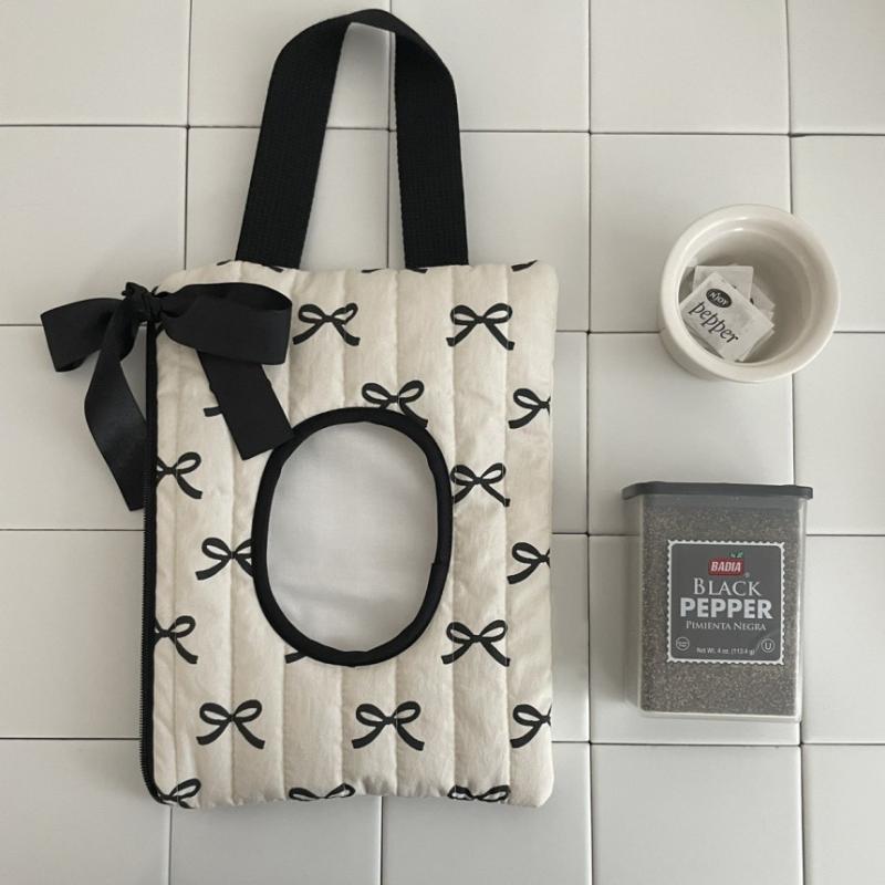 ベビー ウェットティッシュ ポーチ かわいい リボン 蝶結び キルティング 綿 収納 ハンガー 飾り ベビ..