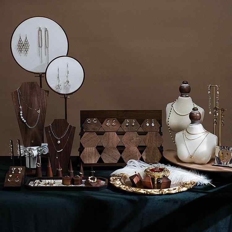 アクセサリー 陳列 ラック 三層 木製 胡桃木 イヤリング 収納 スタンド リング ホルダー ネックレス デ..