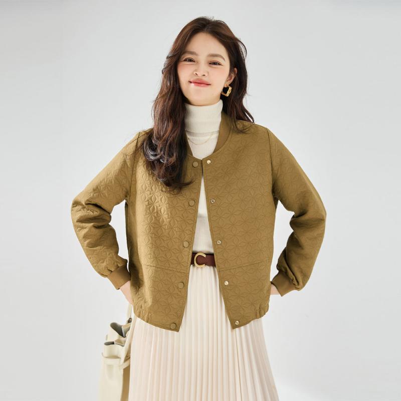 ジャケット レディース 棒球ジャケット ショート丈 小柄 ハリのある 型張り リブ カジュアル 上品 キルティング 無地 ポリエステル 中厚 長袖 スタンドカラー シングルボタン ベージュ カーキ 秋 普段使い