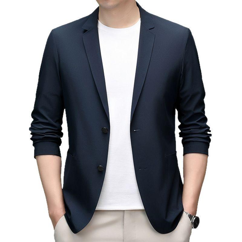 ・カテゴリ: カジュアルスーツ・スタイル: 韓国・フィット: スリム・襟型: スーツカラー・ボタン: シングルブレストツーボタン・柄: 無地・主な素材: ポリエステル92%・裏地: ポリエステル・袖丈: 長袖・衣丈: 標準・ポケットスタイル: 立体パッチ、多ポケット・カラー展開: グレー、カーキ、ライトブルー、ダークネイビー、ブラック・サイズ展開: M、L、XL、2XL、3XL、4XL・裾: ラウンド・対象: メンズ