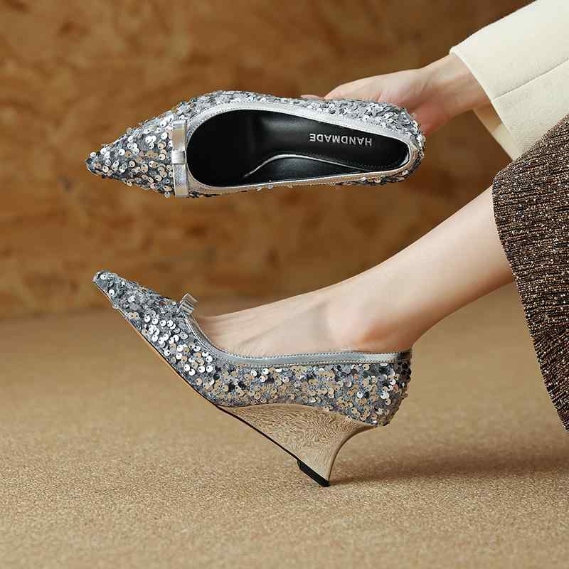 パンプス レディース 宴会 チャンキーヒール スパンコール 蝶結び オープントゥ ポイントトゥ 韓国 グ..