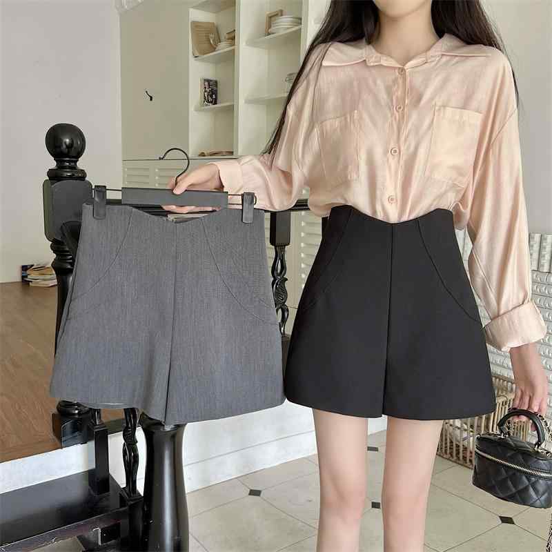 ショートパンツ レディース ハイウエスト ワイドレッグ Aライン カジュアルパンツ 秋冬 黒 グレー 薄手 ポリエステル 微弾力 スリム効果 大きめサイズ ジッパー 切り替え アシンメトリー お腹カバー ストレート プレッピー 甘め