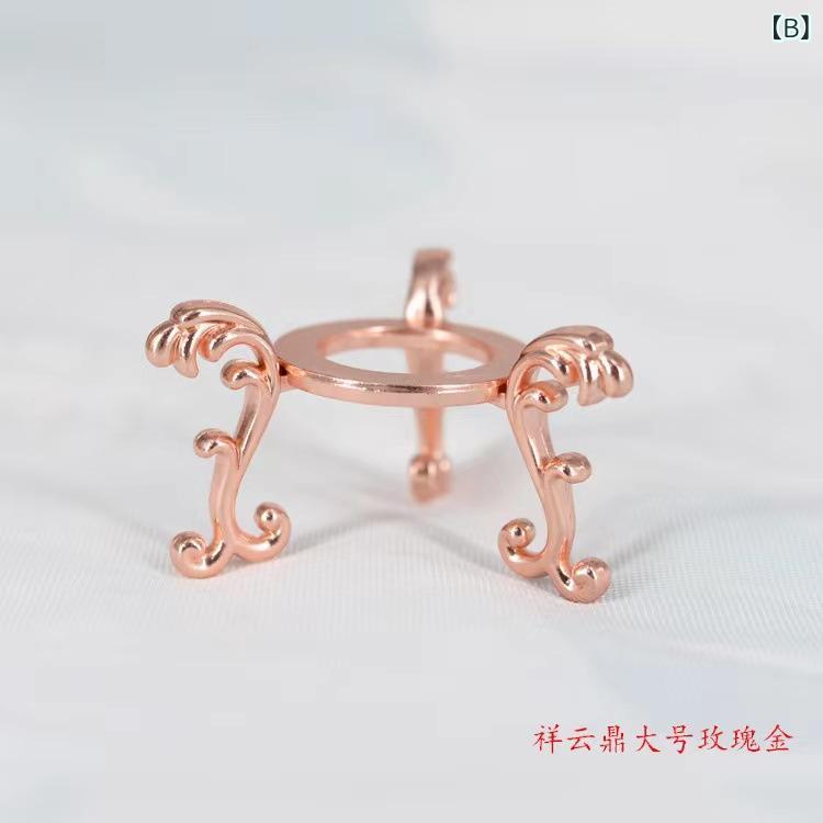 置物 水晶球 金属ベース 祥雲モチーフ モダン シンプル 電気メッキ加工 リビング ディスプレイ 三角スタンド 石底托 金 ローズゴールド ブラック オールシーズン インテリア おしゃれ 展示用の商品画像 3