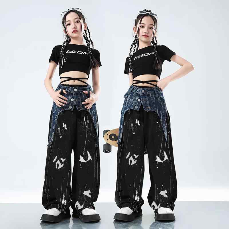 ・カテゴリ: 子供ダンス服・スタイル: ヒップホップ・対象性別: 女性・対象ダンス: ジャズダンス・袖丈: 半袖、長袖・カラー展開: ブラック半袖、ドットブラック長ズボンツ、ブルー腰封、デニムブルー腰封・適合身長: 110cm、120cm、130cm、140cm、150cm、160cm、170cm、180cm
