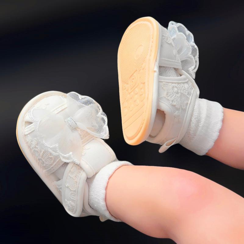 ベビーサンダル 女の子 夏 かわいい 蝶結び トゥキャップ 滑り止めゴム底 レース 歩き始めシューズ 綿..