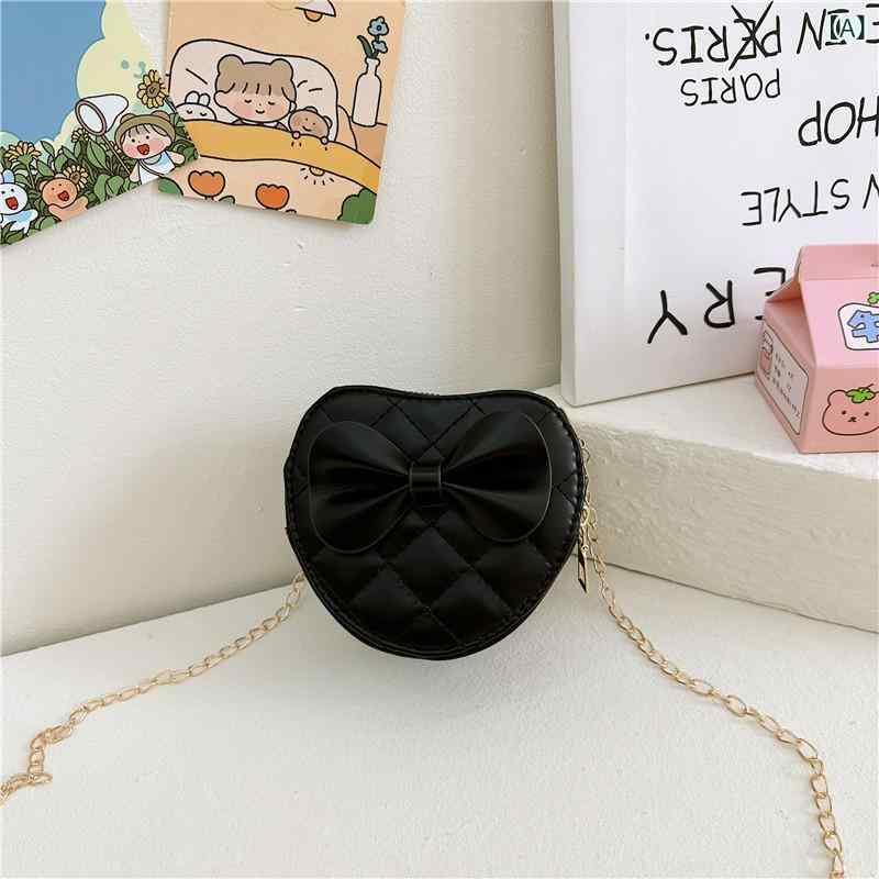 Bolsa de bolsillo chica otoño invierno dulce corazón mariposa mini inclinado cuchillo PU de madera impermeable terraplén elegante moda común negro rosa blanco — vista 2