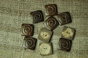手彫りボタン(10個入りセット)ココナツ 茶色 二つ穴 四角 角型 プレゼント アジアン 母の日 ハンドメイド 手作り クラフト エスニック ネコポスOK ナチ...