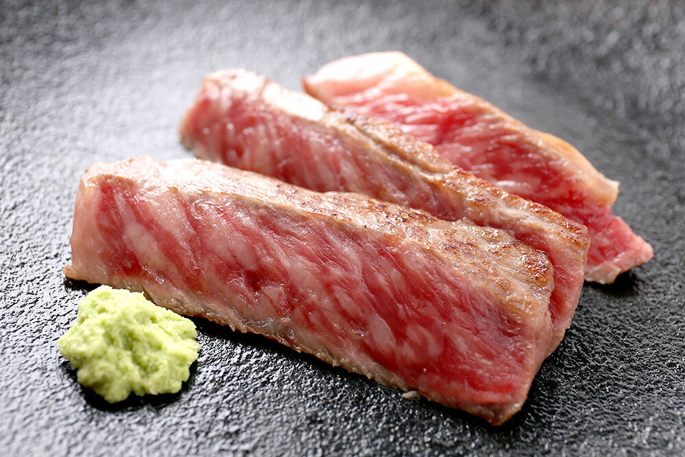 【牛肉 ステーキ】 近江牛 特撰ステーキ用160g 3枚【通販限定】【近江牛は松坂牛・神戸牛と並ぶ日本三大ブランド和牛【ステーキ/すき焼き/焼肉/しゃぶしゃぶに最適な黒毛和牛】滋賀県から安心の産地直送で新鮮な牛肉をお届けします