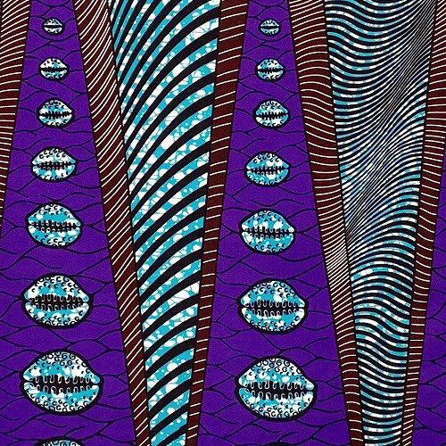 アフリカンプリント 布 生地 50cm単位 AP-13297 ギザギザ 子安貝 紫 こげ茶 アフリカ 布 ブロード カットクロス ハンドメイド パッチワーク エコバッグ 手芸材料 ダンス 舞台 衣装 通園通学に