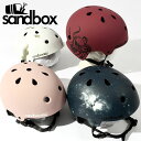 ■商品コメント &nbsp; sandbox(サンドボックス) ヘルメット LEGENDはスケートライクなツバ無しタイプ。 SANDBOXと言えばツバ付きキャップタイプのCLASSICが人気だがスポーティーでスタイリッシュなLEGENDも外せない！ アイテム上部のベンチレーションで頭のムレを抑え、快適なコンディションを実現する。 そのLEGEND ASIA FITに付属するイヤー＆ネックパット、ゴーグルクリップなど不必要なライダーの為に無くし、柔らかくかぶり心地の良いソフトコアで非常に軽量化されプライスも大幅に落としたのがこのLOW RIDER! スノーボーダーでもクリップ、イヤーパットが不要な方、オフトレ施設で使われる方、スケート、ウェイク、BMX、ピストやロードバイクにも最適です！ カッコだけではなく機能も優れているのがこのブランドの特徴。 SOFT COREというEVA素材を使用し、今までの他ブランドやインポートモデルなどのHARD EVAと違い、柔らかく衝撃吸収性にも優れ被り心地も優しい。 ベンチレーションも搭載され熱や湿気を排出することでゴーグルの曇りも軽減させる。 ヘルメット、プロテクターは以前のスノーシーンとは違い、急速に増えておりマストアイテムに近い状態になりつつあります。 激しいライディングをするライダーやコアボーダー、エントリー層から中級層でも安全性を重視する業界の流れ、考え方が増えてきており、今後も安全により楽しく楽しむためにも必要なアイテムです。 シーズン中ではもちろん、全国にあるキングス、バグシャンプやオフトレ施設ではヘルメットが必須となっているため、オンでもオフシーズンでも活用の場が広がっています。 もちろんスノーボード以外でも、ウェイク、スキー、スケートボード、BMX、登山、トレイル等幅広く使用できます。 S 約53cm潤オ56cm(キッズや頭の小さい方) M 約57cm潤オ60cm(通常サイズの男女や被り物を付けての装着) L 約61cm潤オ63cm(頭の大きい方や被り物を付けて装着の方) &nbsp; ■商品詳細 &nbsp; ■ブランド sandbox(サンドボックス) ■商品名 LEGEND LOW RIDER ■品番 legend-lowrider ■サイズ S 約53cm潤オ56cm(キッズや頭の小さい方) M 約57cm潤オ60cm(通常サイズの男女や被り物を付けての装着) L 約61cm潤オ63cm(頭の大きい方や被り物を付けて装着の方) &nbsp; ■商品カラーにつきまして &nbsp; 可能な限り商品色に近い画像を選んでおりますが、閲覧環境等により画像の色目が若干異なる場合もございますので、その旨をご理解された上でご購入ください。 &nbsp; メーカー希望小売価格はメーカー商品タグに基づいて掲載しています