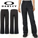 ■商品コメント &nbsp; 【日本正規代理店品】 OAKLEY JASMINE INSULATED PANT FOA500128 オークリー パンツ レディース 女性 婦人 ウィメンズ 大きいサイズ ブラック 黒 耐水圧、透湿性ともに10,000（mm,g/m2/24h）のフィルムを採用したインサレーションパンツ。シームテープを施し、膝は 立体裁断で作られ動きやすく高いパフォーマンスをサポート。インサレーションを60g 採用。フックアンドループ付きの調 整可能なウエスト。インシームにファスナー付きベンチレーション。補強された裾は止水ファスナー付き。（高通気/リサイクル） ※こちらの商品はUSモデルになります。 一般的な日本規格のMサイズをお求めの場合は、Sサイズのご購入をオススメします。 スノーボード スキー スノボ スノーウェア SNOWBOARD SKI 雪山 バックカントリー ■カラー 02E Blackout ■材質 リサイクルポリエステル57％、ポリエステル43％ ■サイズ仕様(cm) 【US/EU XS（JPN S）】対象ウエスト58〜64、ウエスト(周囲)77、総丈(ベルト込み)105、ヒップ(周囲)98、股下83、股上25、わたり幅31 【US/EU S（JPN M）】対象ウエスト61〜67、ウエスト(周囲)83、総丈(ベルト込み)106、ヒップ(周囲)103、股下83、股上27、わたり幅32 【US/EU M（JPN L）】対象ウエスト64〜70、ウエスト(周囲)88、総丈(ベルト込み)107、ヒップ(周囲)108、股下83、股上28、わたり幅34 【US/EU L（JPN XL）】対象ウエスト67〜73、ウエスト(周囲)95、総丈(ベルト込み)109、ヒップ(周囲)116、股下83、股上30、わたり幅30 &nbsp; ■商品カラーにつきまして &nbsp; 可能な限り商品色に近い画像を選んでおりますが、 閲覧環境等により画像の色目が若干異なる場合もございますので、 その旨をご理解された上でご購入ください。 &nbsp; メーカー希望小売価格はメーカー商品タグに基づいて掲載しています