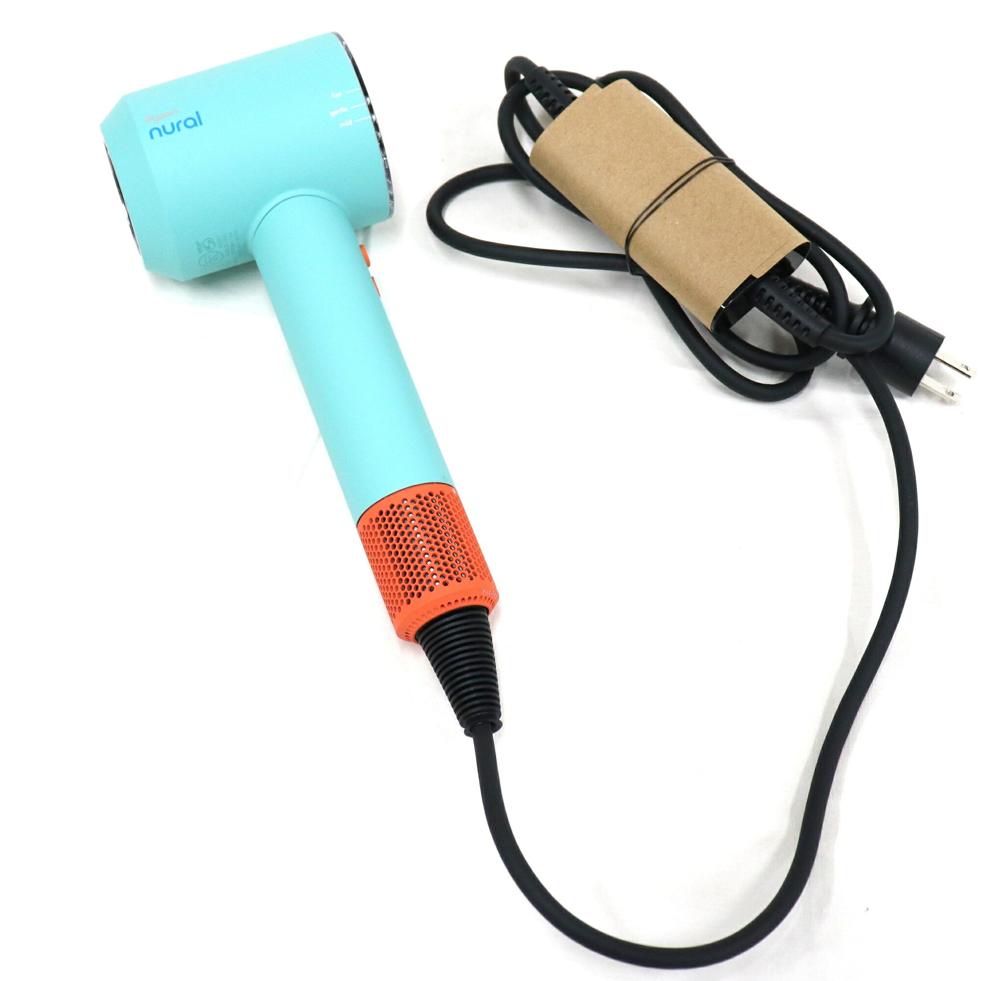 中古品 / 清掃済 / 動作確認済 / 購入2023年 / セラミックパティーナ/トパーズ 傷や汚れがあるものの動作や機能には問題のない状態の良品です。 【状態】 必ず画像にてご確認をお願いします。 ・本体、付属品に使用によるスレやキズがございます。 ・取り切れないチリやホコリがございます。 【付属品】 ※写真をご確認ください。 ・本体 ・なめらかツール ・ツヤ出しツール ・低温ツール ・取扱説明書 【注意事項】 写真は代表的なキズや汚れを掲載しています。（必ずご確認ください）実際にお届けする商品は商品画像と同程度の状態ではございますが、キズの箇所など全く同じものとは限りませんので予めご了承ください。 配送につきましては化粧箱に入れたうえで段ボールに梱包、もしくは当店が用意した段ボールでのみの発送になります。(化粧箱は付属しない場合がございます。) 取扱説明書などの冊子類は原本ではなく、当店で印刷したコピーが発送される場合があります。