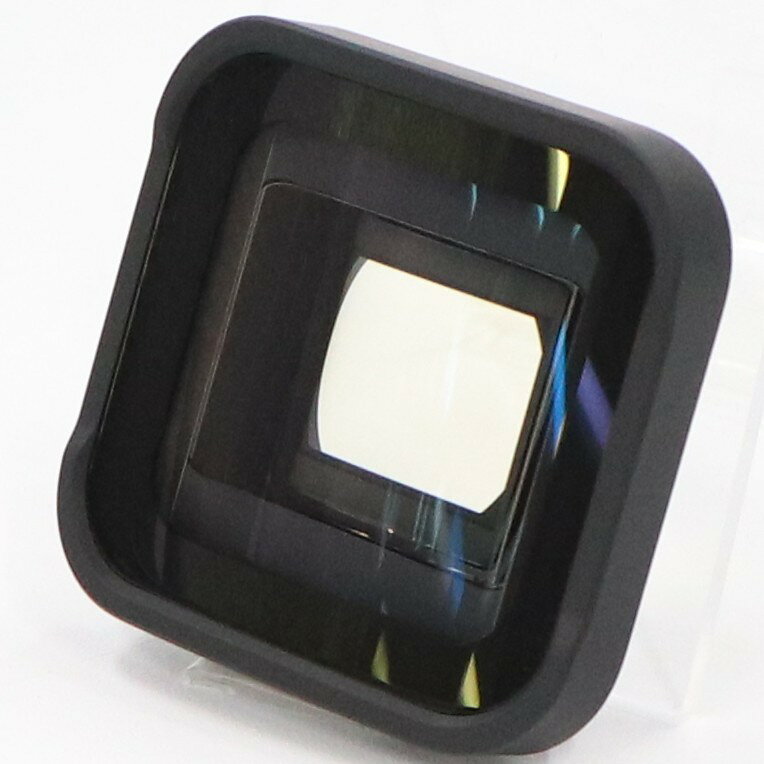 中古品 / 清掃済 / 検品済 / 購入2026年 / 軽微な傷や汚れが多少あるものの、動作や機能には問題のない非常に状態の良い美品です。 【状態】 必ず画像にてご確認をお願いします。 ・全体的に微細なスレやキズがあります。 ・取り切れないチリやホコリがあります。 ・レンズに使用時に影響の出るキズやホコリはありません。 ・取扱説明書は折れなどの傷みがあります。 【付属品】 ※写真をご確認ください。 ・シネマティックレンズ ・シリコンレンズキャップ ・レンチ ・取扱説明書 【注意事項】 写真は代表的なキズや汚れを掲載しています。（必ずご確認ください）実際にお届けする商品は商品画像と同程度の状態ではございますが、キズの箇所など全く同じものとは限りませんので予めご了承ください。 配送につきましては化粧箱に入れたうえで段ボールに梱包、もしくは当店が用意した段ボールでのみの発送になります。(化粧箱は付属しない場合がございます。) 取扱説明書などの冊子類は原本ではなく、当店で印刷したコピーが発送される場合があります。