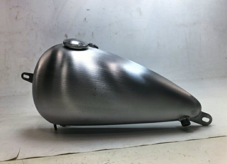 T-227　ハーレー　ダイナ用 Dyna FXD 分割　ボルトオン 1991-2005年用　純正コック仕様　カスタム　タンク製作工房