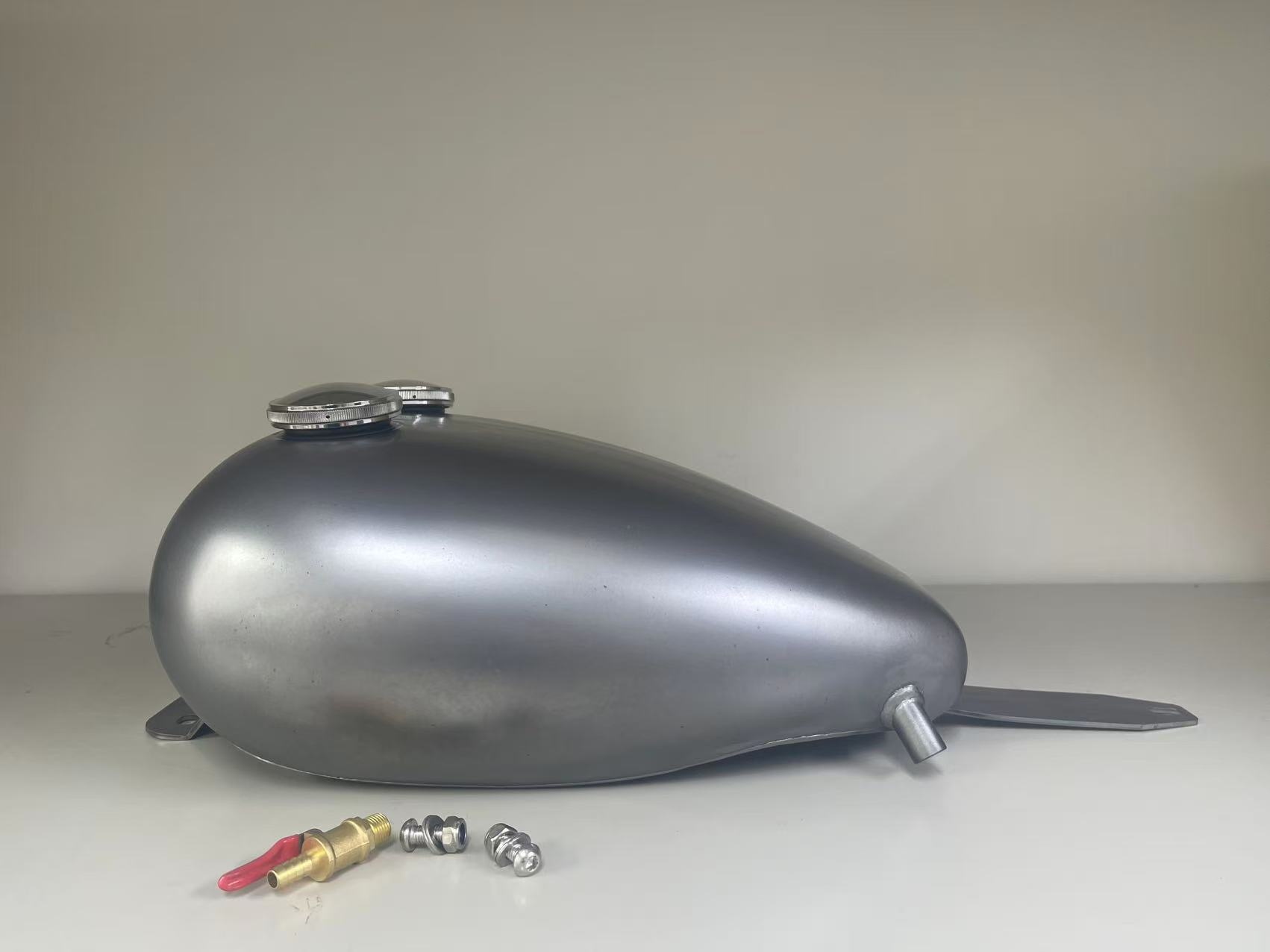 Rakuten - T-228　マスタング　ヤマハ　ドラッグスター1100　DRAGSTAR1100　XVS1100 DS11 タンク製作工房