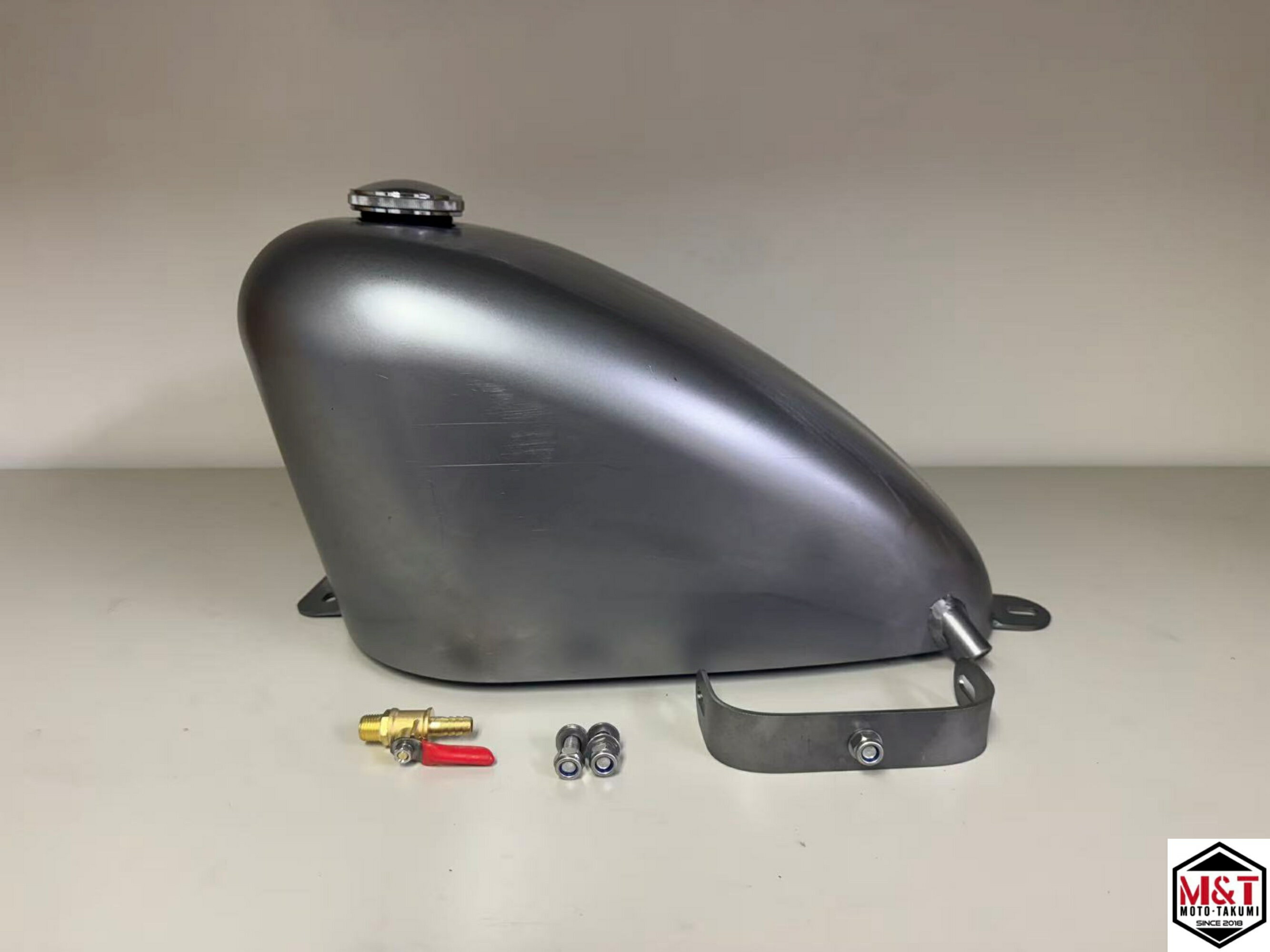 T-39 スポーツスタータンク　YAMAHA ヤマハ　ドラッグスター　DRAGSTAR 　DS400&DSC400 　コック付き　タンク製作工房