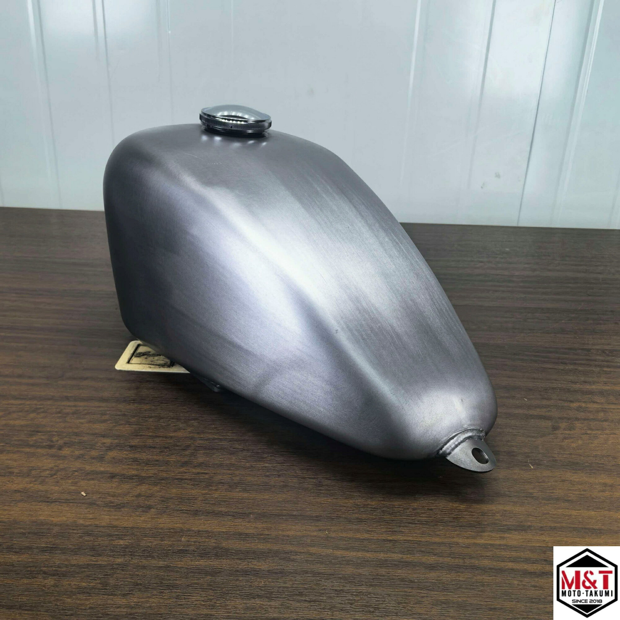 タンク製作工房のT-269　6.5L 　Thunder 250　サンダー250 　スポーツスタータンク　カスタム　チョッパー　タンク製作工房｜アングル2