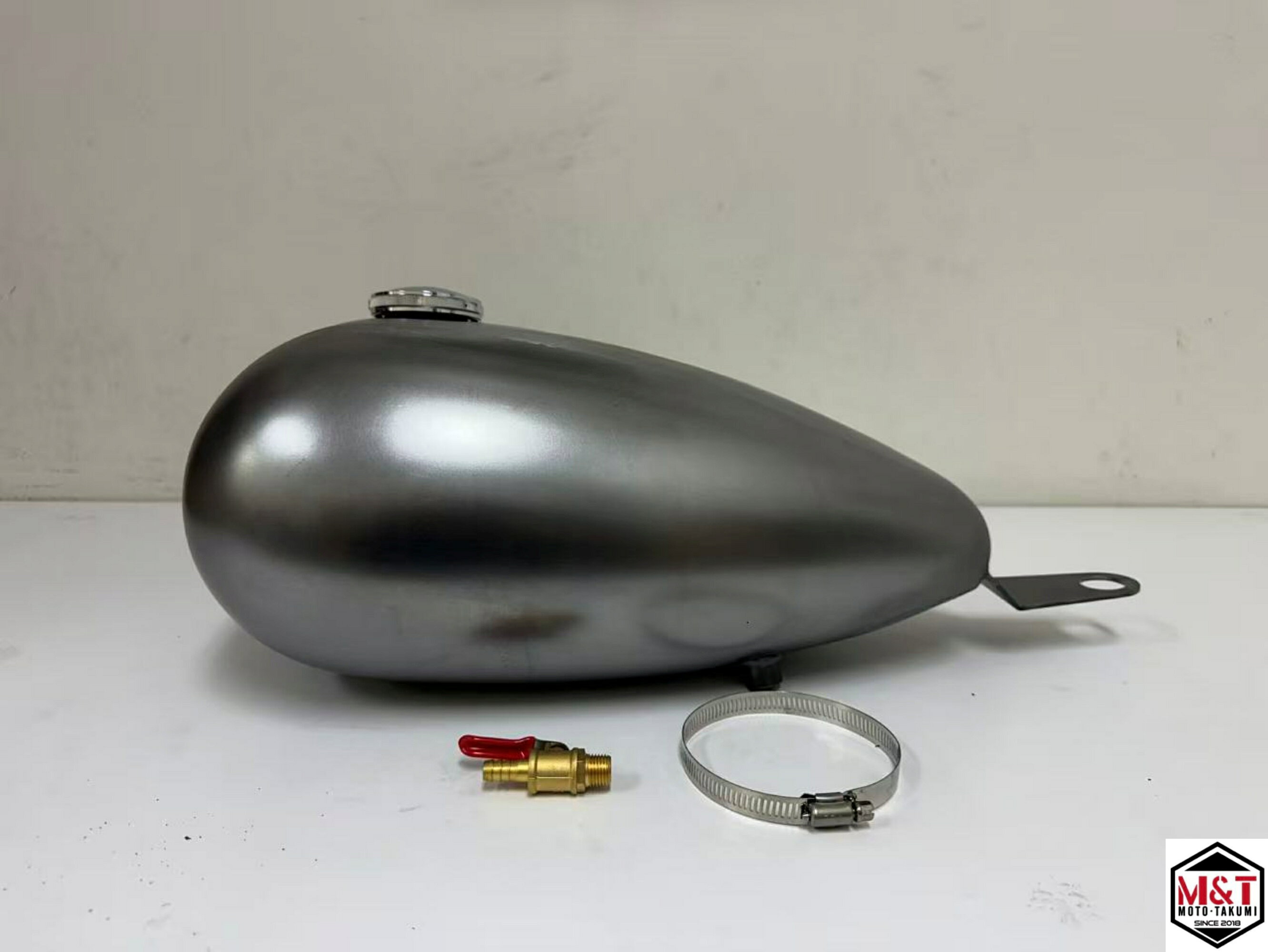 楽天市場】sr400 マスタングタンクの通販