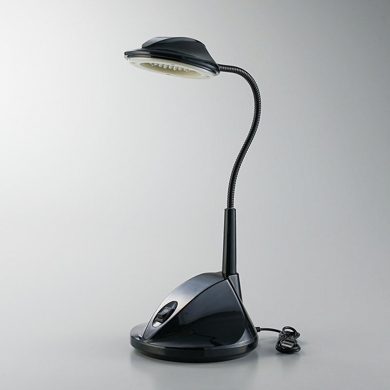 配送区分：SSサイズ【新品/取寄品/代引不可】【特選商品】　LED電気スタンド（L）　　3731※ご注文手続き後、当店より発送予定日または取寄商品の在庫有無・納期を記載したご注文確認メールをお送りいたしますので必ずご確認をお願い致します。 こちらの商品はお取り寄せの商品となり、通常、土日祝を除く7営業日前後での発送となります。（詳細納期はご注文後にメールにてご案内致します。） ※発注手配の可否をメールにてご確認させて頂く場合がございます。必ず当店からご案内するメールをご確認ください。 ※商品の手配ができない場合や、発注手配可否の確認が取れない場合には誠に申し訳ございませんがキャンセルとさせていただきます。 ※直送の場合別途送料が掛かる場合がございます ※キャンペーン期間特価の場合ご注文金額が変更となる可能性がございます。 ※メーカーや弊社取引先へ申請書のご記入・提出をお願いする場合がございます。【商品説明】36灯のLED電球搭載のUSB電源で使用するエコ仕様の電気スタンドです。乾電池でも使用することが出来ます＜乾電池使用時の連続使用可能時間：約60〜70時間＞。単1乾電池3本使用＜別売＞。【生産国】中国【重さ】約270g【サイズ】直径15×50.5cm【材質】ABS樹脂【その他】