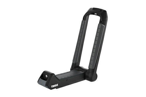 商品情報【商品名】 THULE Kayak Carrier Hull-a-Port Aeroスーリー カヤックキャリア ハル・ア・ポート エアロ【詳細】 ■スペック カヤック最大積載量：1(34kgまで) 付属ストラップ：400cm×2 フロントリリースハンドルにより、使用していないときは折りたたむことが可能 耐久性のある柔らかいゴムバットがカヤックを保護 キャリアの盗難を防ぐロック付属 キャリア上部のストラップキャッチがカヤック積載時にロードストラップを保持 バックルカバー付きストラップとタイダウンロープ付属 ■適合バー ウイングバーエヴォ対応：○ ウイングバー/エッジ対応：○ スクエアバー対応：アダプター別売(889-7)必要 スライドバー対応：○ 【納期】こちらの商品はメーカー取寄せです。メーカーに在庫がある場合は数日でご用意可能です。但し、メーカーが在庫を切らしている場合には商品のご用意にお時間が掛かる場合がございます。※ お急ぎご入用の場合にはご注文前に一度納期をお問合せ下さい。【注意事項】★ THULEのアタッチメントを取り付ける際には別途お車に合ったTHULEのベースキャリアが必要となります。● 通信販売お取扱店舗矢東タイヤ裾野店（TEL：055-997-5151）お電話でのお問い合わせは上記店舗宛てにお願いします。＜車検対応について＞製品のご使用はユーザー様の責任において道路運送法の保安基準の合致内容をご理解の上ご使用ください。※掲載写真は商品イメージです。サイズ、仕様により現品と異なる場合がございます。THULE Water Sports Carrierスーリー ウォータースポーツキャリア★THULEのアタッチメントを積載するには、 お車に合った「THULEベースキャリア」が必要です。★車種別適合情報はメーカーホームページをご覧ください。★こちらの商品のお問合せは矢東タイヤ裾野店（TEL：055-997-5151）まで