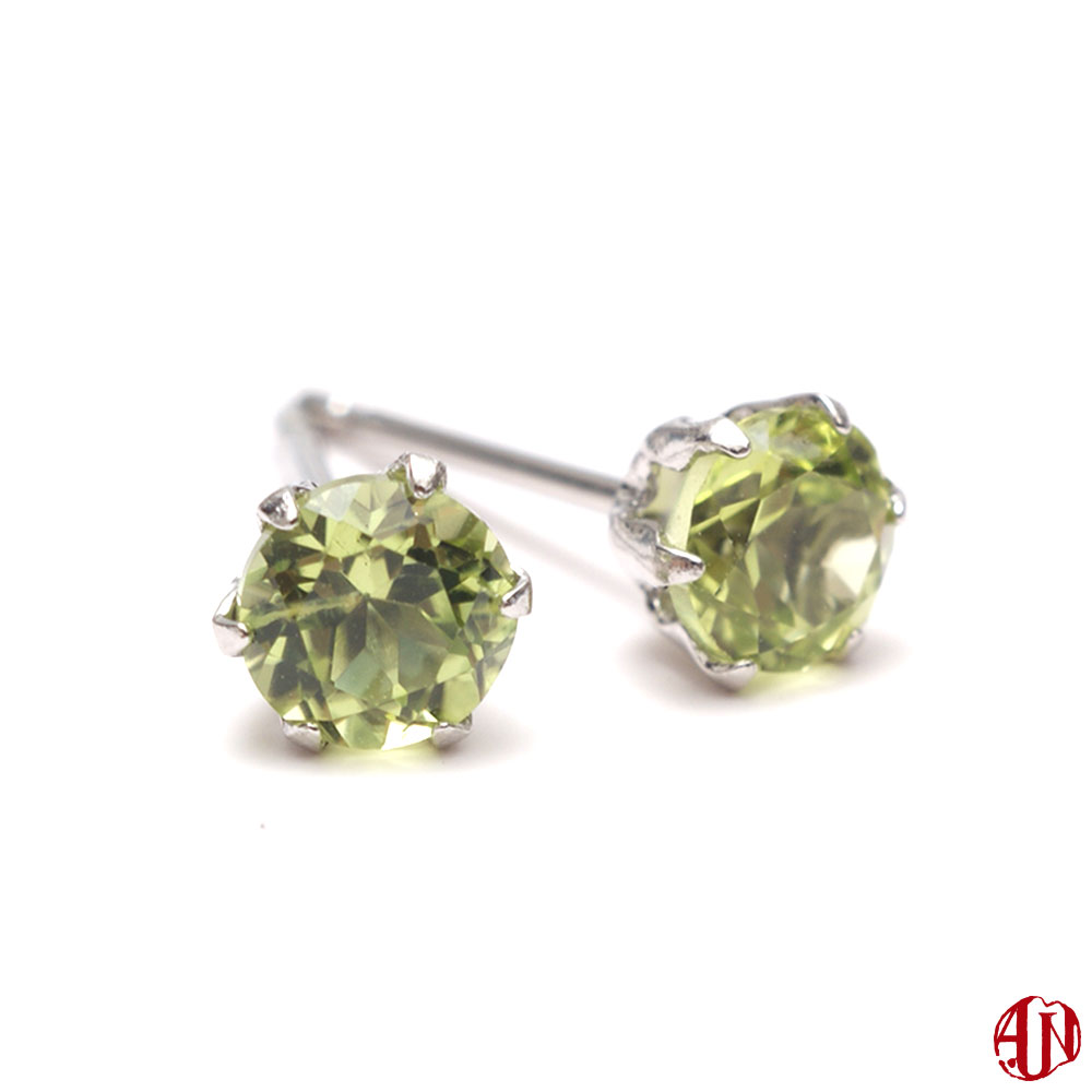 【A.UN jewelry】ペリドット ピアス Pt900 スタッドピアス 4mm プラチナ900 / 8月 誕生石 / シリコンキャッチ / 両耳用【SU】