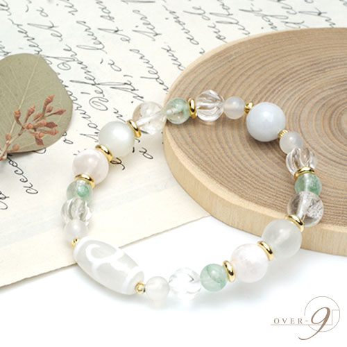 癒しの森 〜老玉髄 白 緑度母天珠ブレスレット〜【メール便不可】 翡翠 5月誕生石 / ムーンストーン 6月誕生石 / 天然石 ブレスレット パワーストーン