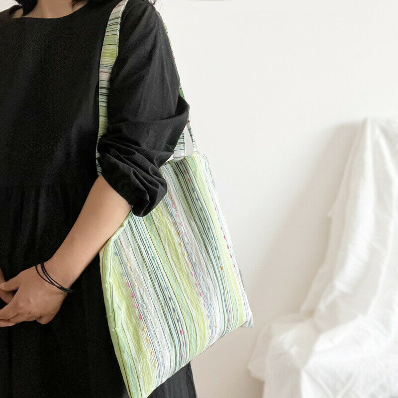 漢服 コスチューム レディース ファッション おしゃれ ステージ 撮影 舞台衣装 コスプレ ロングケープ チャイナ風 明朝 秋冬 赤 レトロ 衣装 厚手 新年 ショール コート