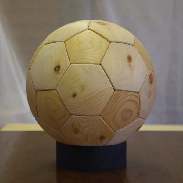 WOOD SOCCER BALL（木製サッカーボール）［素材：檜（ヒノキ）］