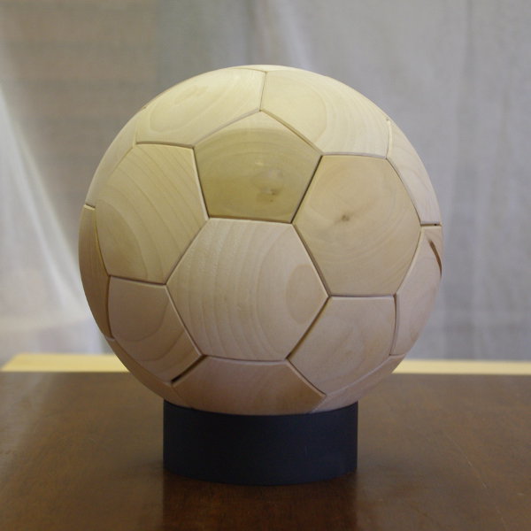 WOOD SOCCER BALL（木製サッカーボール）［素材：ポプラ］