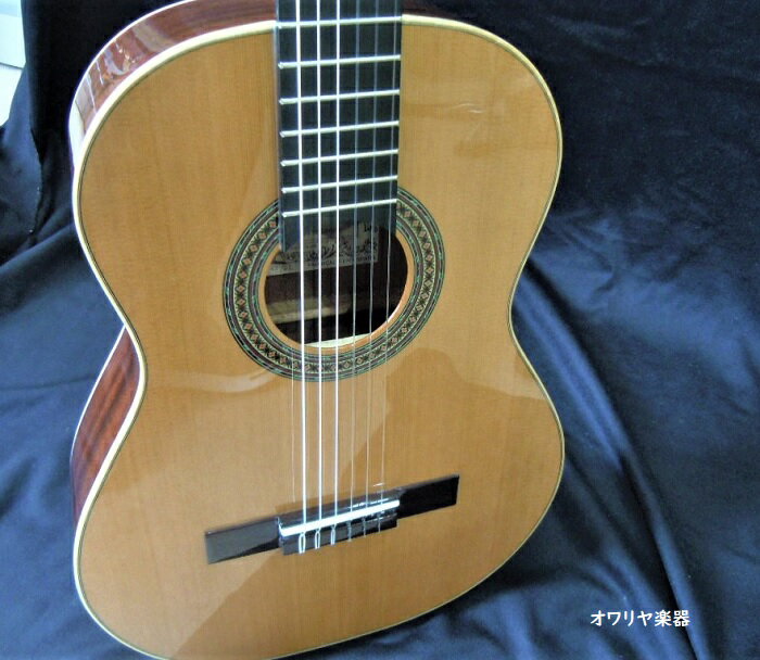 ショートスケールクラシックギター610mm シダー単板・エボニー指板 スペイン製 小型ギター 専用ハードケースセット