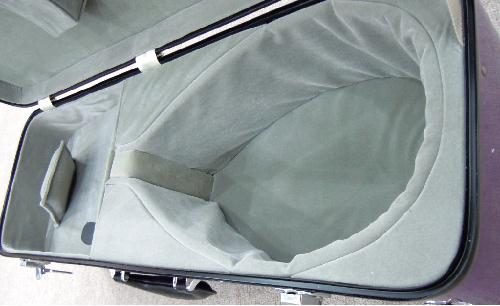 おかげ様で創業100年 オワリヤ楽器のマンドリンケース 防水角型ハイブリッドカーボン【新品アウトレット】あやめ色(パープル)｜アングル2