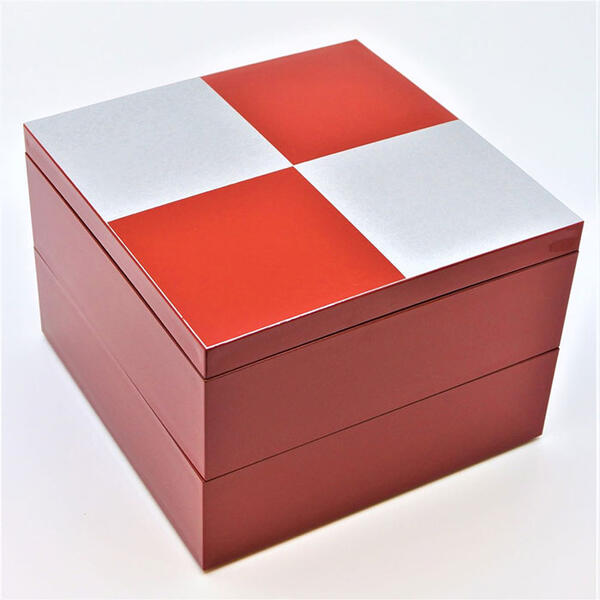 キッチン用品・食器のOwl Kitchenの【取寄品】 市松SILVER 二段オードブル重 朱 6.5寸サイズ ＜中子付＞お重箱 お正月 お弁当箱 おしゃれ 市松柄 市松模様 格子柄 和柄 モダン かわいい 可愛い チェック柄 パーティー ピクニック お花見 遠足 ギフト お祝い プレゼント 日本製｜アングル2
