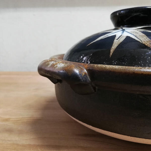 【取寄品】 萬古焼 土鍋 京紅葉 ＜6号鍋＞6号サイズ 1人用 一人用 1人暮らし 一人暮らし 1人鍋 一人鍋 ひとり鍋 卓上鍋 おしゃれ 紅葉柄 もみじ柄 お鍋 湯豆腐 鍋焼きうどん 電子レンジ対応 オーブン対応 ギフト プレゼント お祝い 陶器 日本製 owlkitchen-10001300 キッチン用品・食器のOwl Kitchen サンプル画像3