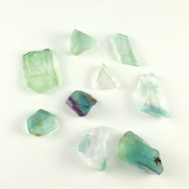 　★　Item Info 【石の名前】 フローライト 【産地】 不明 【石の大きさ】 画像をご確認ください。 【重さ】 28.1g(9個) 【カラット】 -ct 【備考】 -Fluorite フローライト 和名は「蛍石」。 フローライトは非...