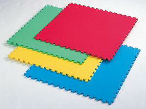 【送料無料】【お届け先法人限定】ダンノ (DANNO) トレーニングマットDX 15 4枚1組(レッド) D-3204