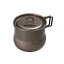 ■　商品詳細　■ 商品名 エバニュー(EVERNEW) Ti Tea pot 800 商品番号 ECA546 商品説明 加工難易度MAXの秘技「膨らまし絞り」で作られた一品 4人程度までのティータイムに。 側面がストレートのポットよりもお湯が注ぎやすいデザインです。 湯量のコントロールが出来るのでコーヒーのドリップにも。 サイズ：径124×深さ95mm(0.4mm厚) 容量：800ml 質量：130g 素材：チタン(国内製造) 取っ手部シリコンチューブ付き 化粧箱 日本製 実際の商品の色と画像の写り具合が異なることがありますのでご了承ください