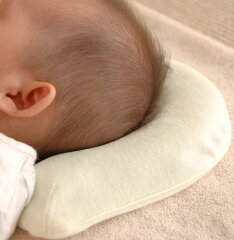 助産師監修 新生児にベビー枕は使ってもいい タオル枕の作り方や注意点から おすすめのベビー枕まで Hugkum はぐくむ